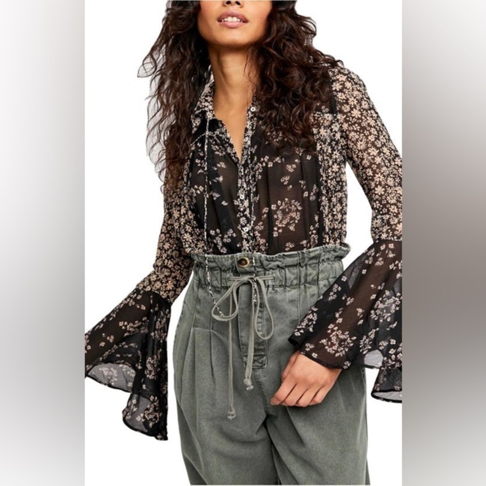 Free People “Serena” black white floral chiffon bell sleeve blouse top XS